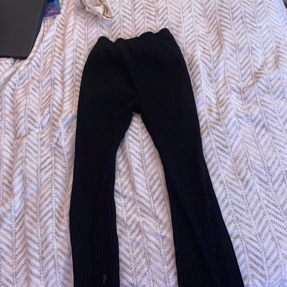 Black leggings aren’t that tight